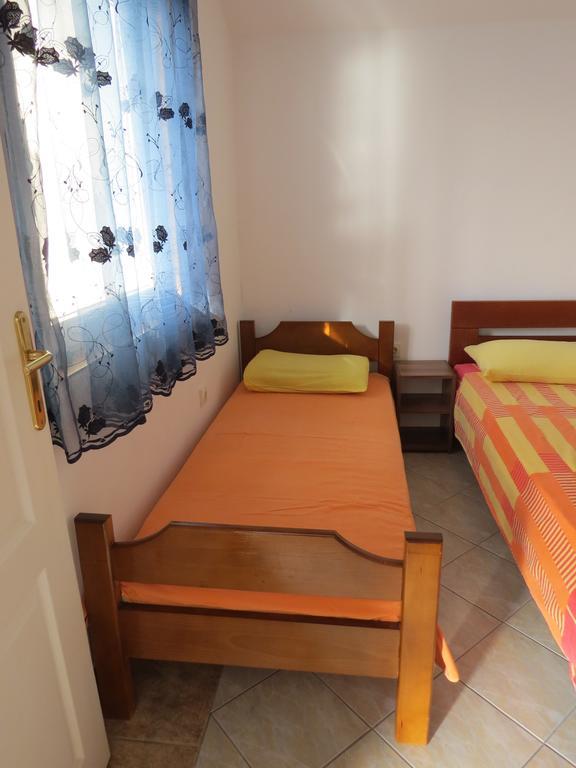 Apartments Volaric Sutomore Bagian luar foto