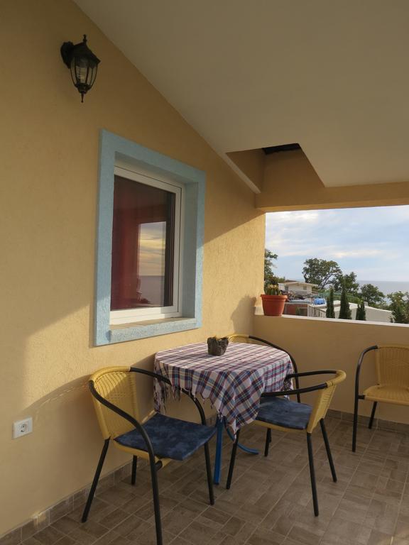 Apartments Volaric Sutomore Bagian luar foto