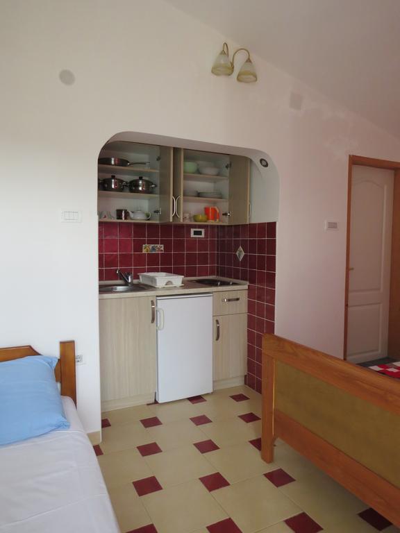 Apartments Volaric Sutomore Bagian luar foto