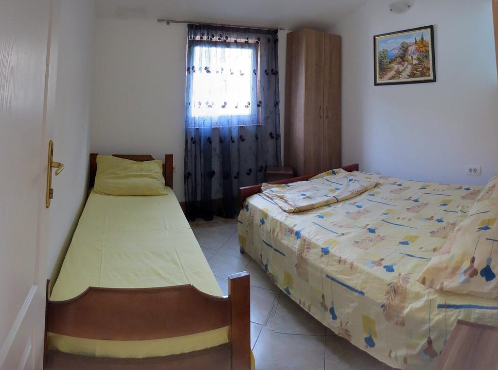 Apartments Volaric Sutomore Bagian luar foto